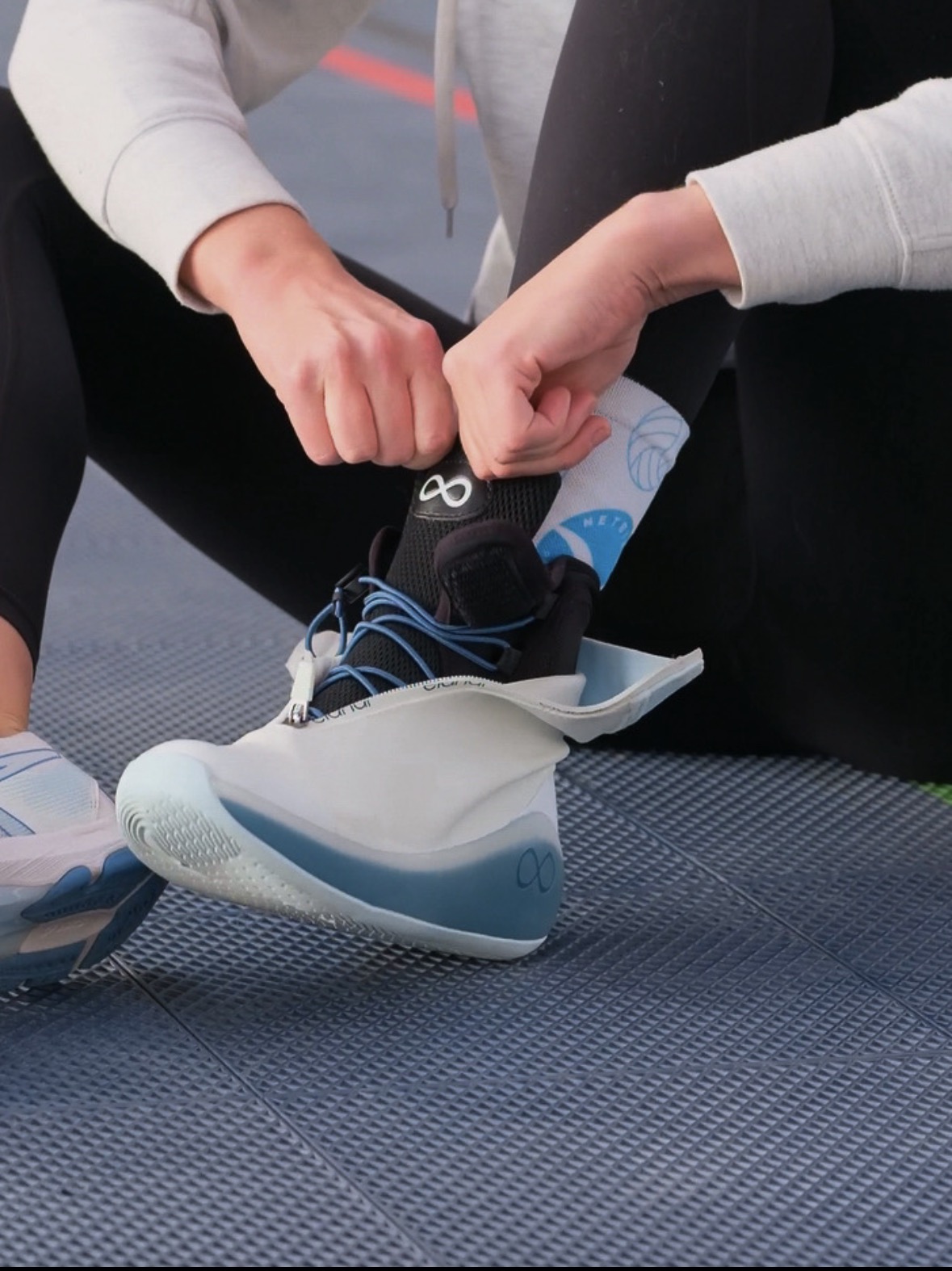 Elandr InfinitMax specific trainer with inbuilt ankle brace, Athlete of the Project prize